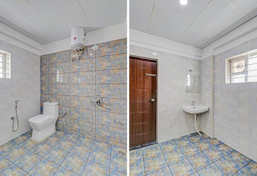 Quarto Triplo Clássico, Oyo 91325 Nr Royal