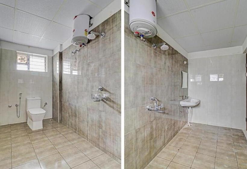 Quarto Triplo Clássico, Oyo 91325 Nr Royal