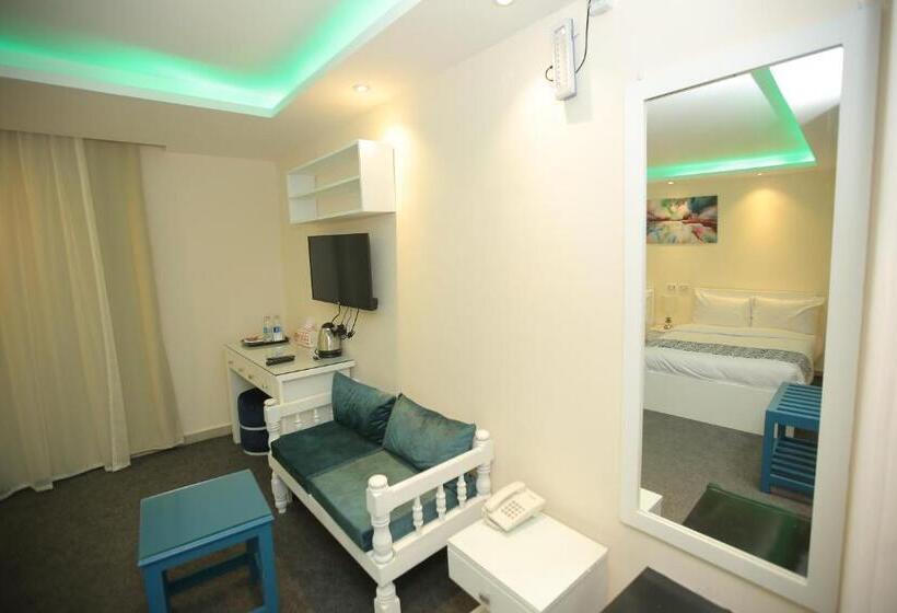 Standard Room King Size Bed, Turquoise Pyramids & Grand Egyptian Museum View
