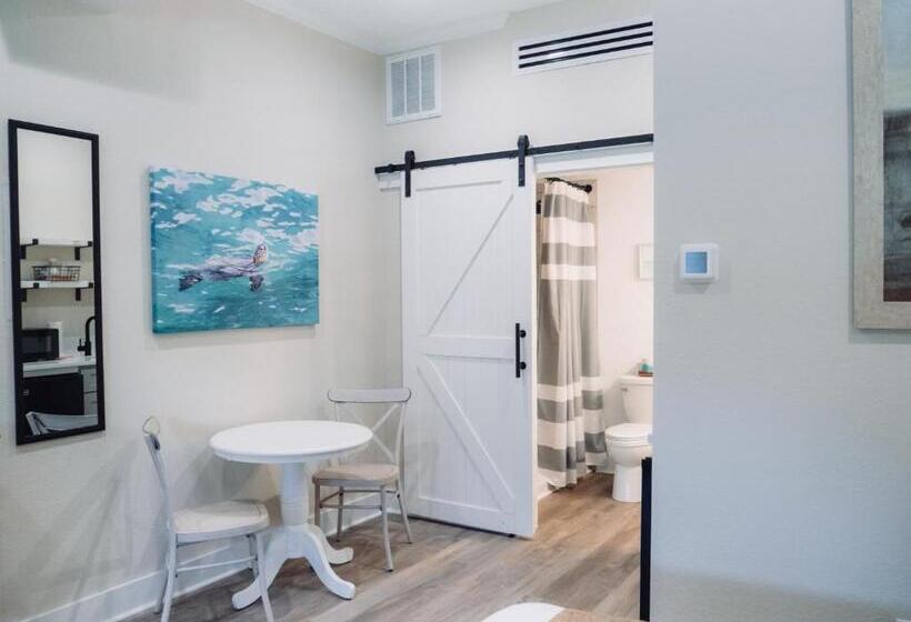 Студия Deluxe, Wild Horse Inn