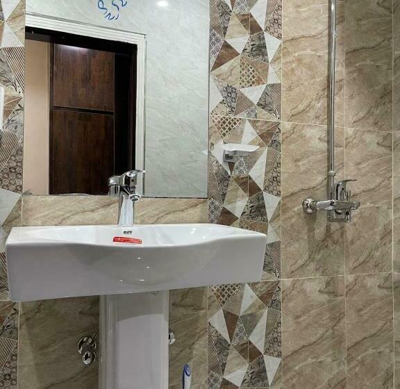 اتاق لوکس با تخت بزرگ, H6