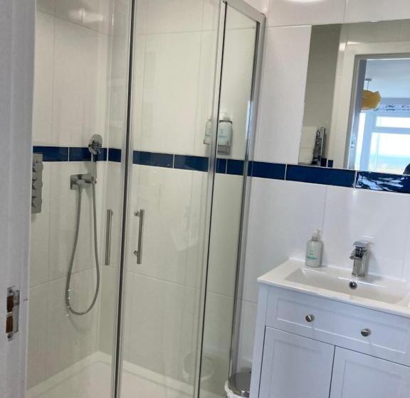 Номер Стандарт, Sirens Sunset Peaceful Retreat With Stunning Sea Views, 5 Minutes From Porth Beach