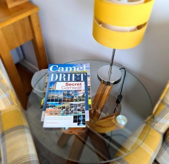 Номер Стандарт, Sirens Sunset Peaceful Retreat With Stunning Sea Views, 5 Minutes From Porth Beach