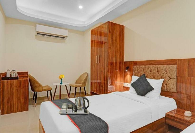 Classic 3 Pers. Værelse, Super Townhouse H G Near Gautam Buddha Park