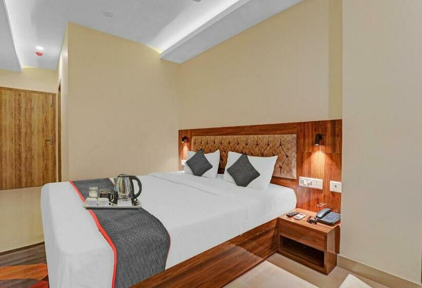 Classic 3 Pers. Værelse, Super Townhouse H G Near Gautam Buddha Park