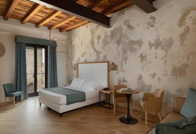 اتاق لوکس چهار تخته, Cà Uberti Palace