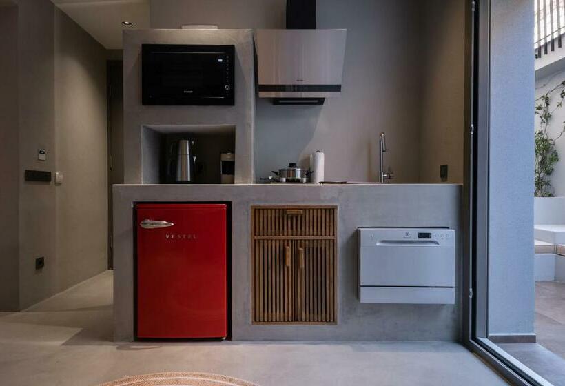 디럭스 스위트, Soas Suites