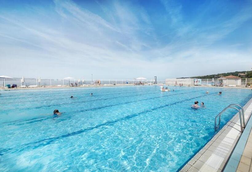 آپارتمان خانوادگی, Adria Apartments   Hotel & Resort Adria Ankaran