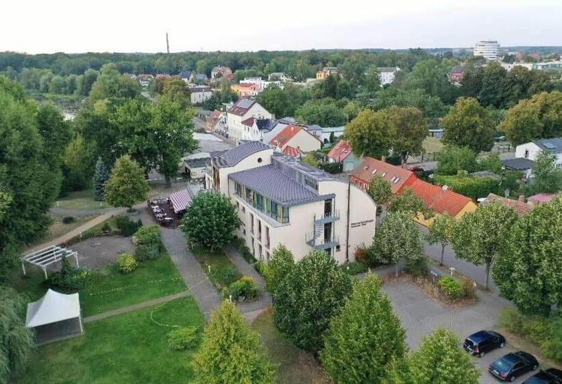 Номер Стандарт, Haus Am Spreebogen