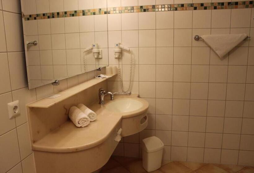 Номер Стандарт с Балконом, Genussgasthof & Hotel Beim Krutzler