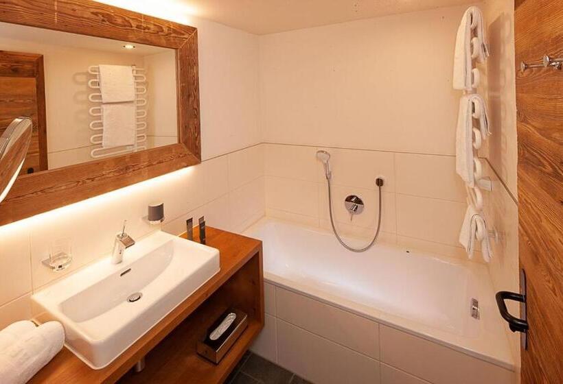 Семейный Номер Superior, Alpine Lifestyle Berghotel Madlener