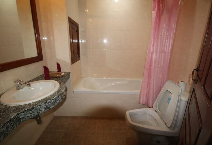 اتاق لوکس, Mom's Guesthouse