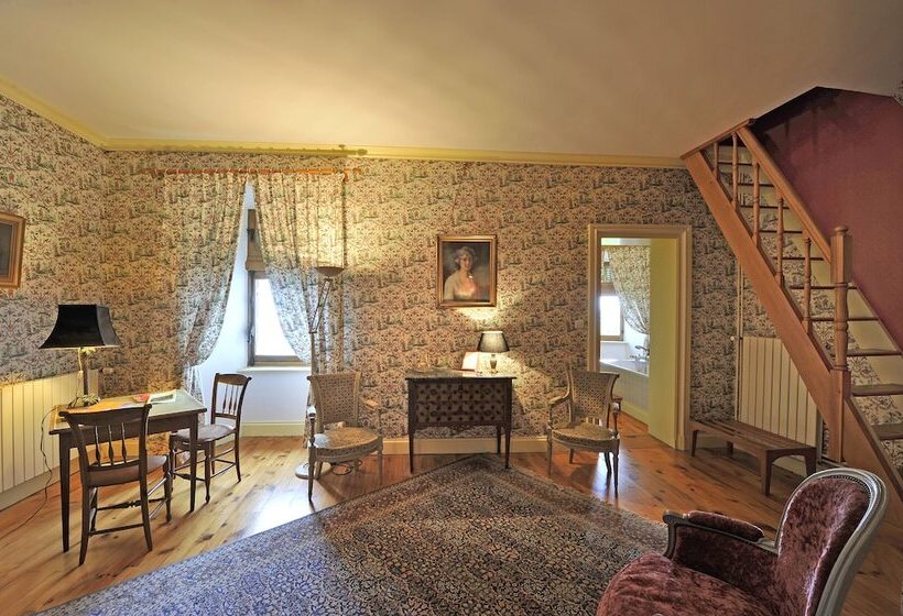 Люкс, Château De Vollore