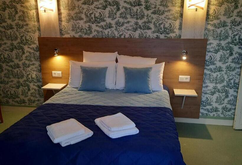 Трехместный Номер Комфорт, Hôtel De La Barbacane