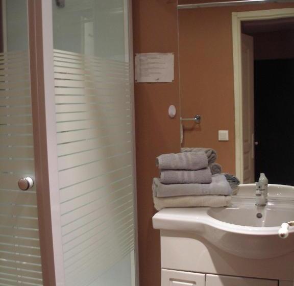 اتاق استاندارد, La Chaumiere