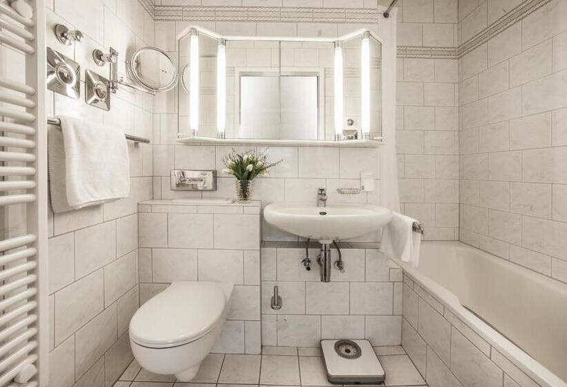 Люкс Боковой Вид на Море, Strandhotel Monbijou Gmbh Garni