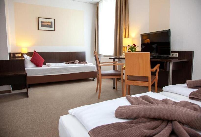 Номер Стандарт Трехместный, Seehotel Zum Löwen
