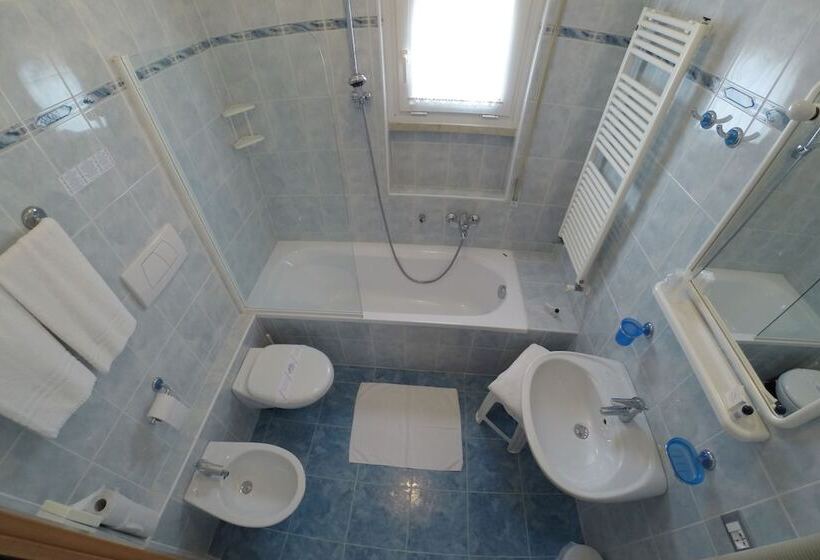 스탠다드 룸, Albergo Villa Edera