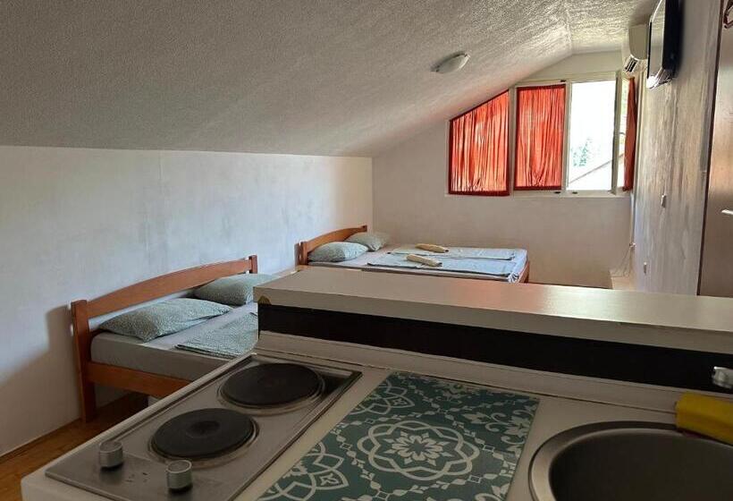 استودیو استاندارد با تراس, Villa Anja