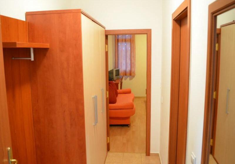 Апартаменты 1 Спальня, Persey Flora Apartments