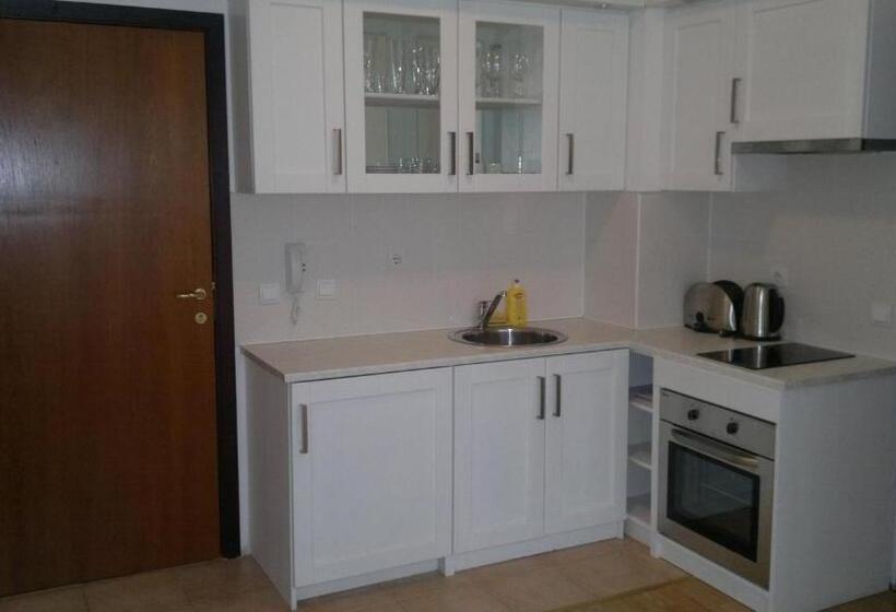 Апартаменты 1 Спальня, Persey Flora Apartments