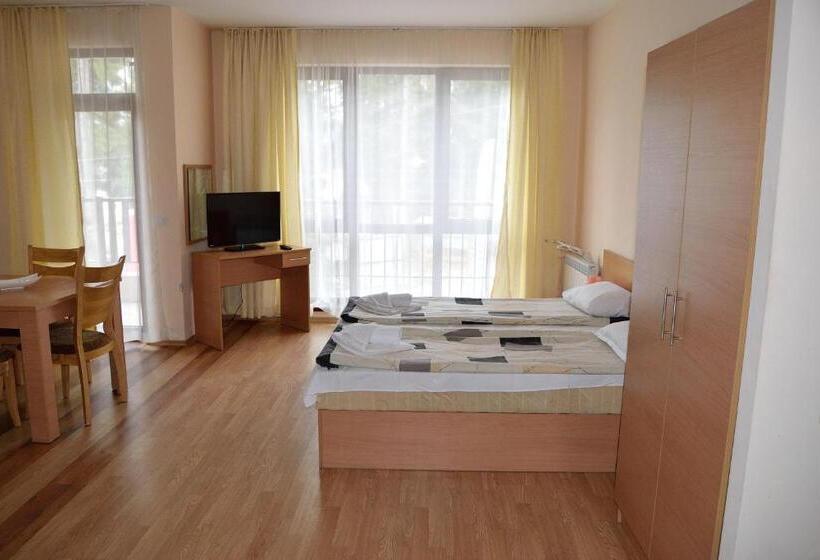 Семейное Студио, Persey Flora Apartments
