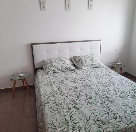 스탠다드 룸 킹사이즈 침대, Blue Sardine Hostel