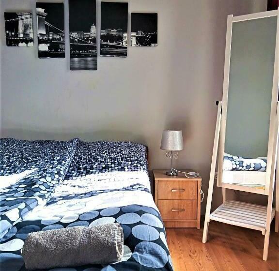 Quarto Estandar Banheiro Compartilhado, Aurora Apartments
