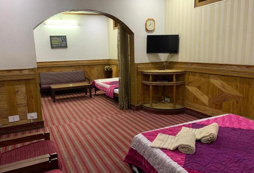 اتاق لوکس سه تخته, Park Hotel Gilgit