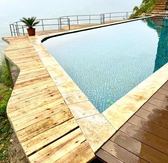 اتاق لوکس, Arista Homestay