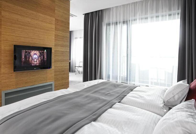 标准三人间, Wellness Hotel Abácie