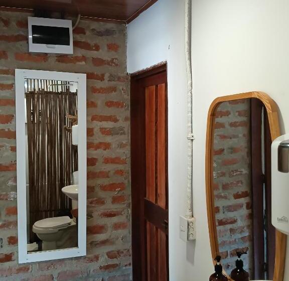 اتاق استاندارد با سرویس بهداشتی مشترک, Kite Eco House Salinas Del Rey