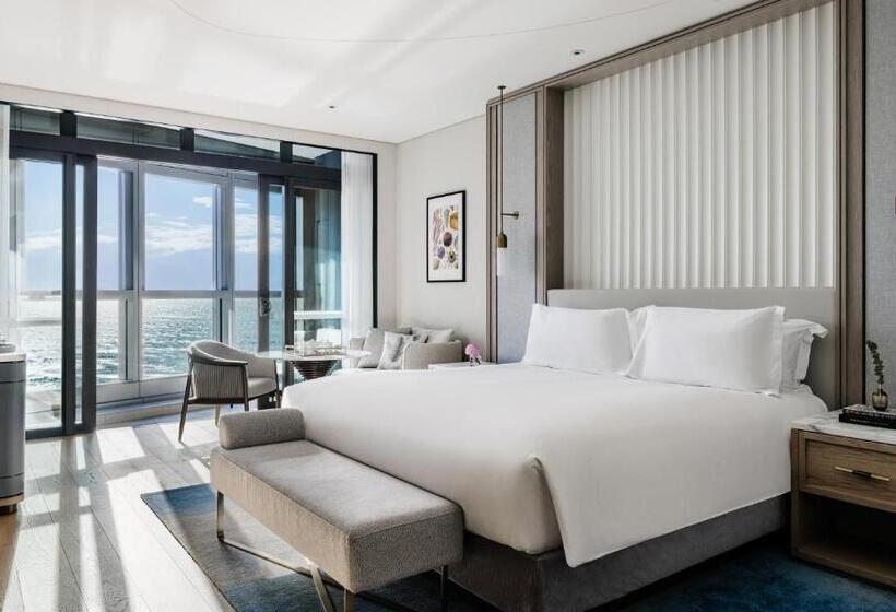 스탠다드 룸 킹사이즈 침대, The Langham, Gold Coast And Jewel Residences