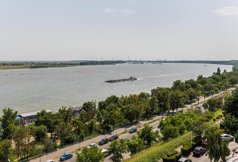 سوییت خانوادگی, Faleza Hotel By Vega
