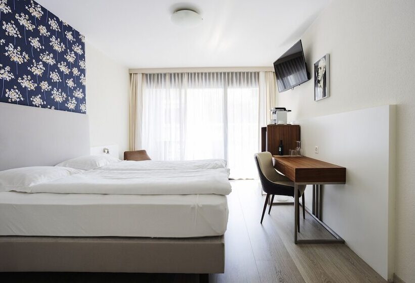 غرفة سوبيريور, Rotonda