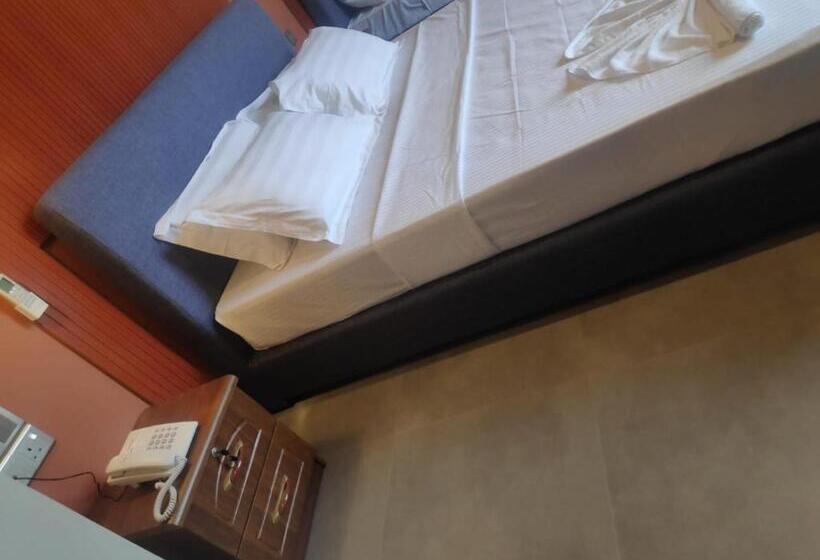 디럭스 룸, Sooriya Wessagiri Resort
