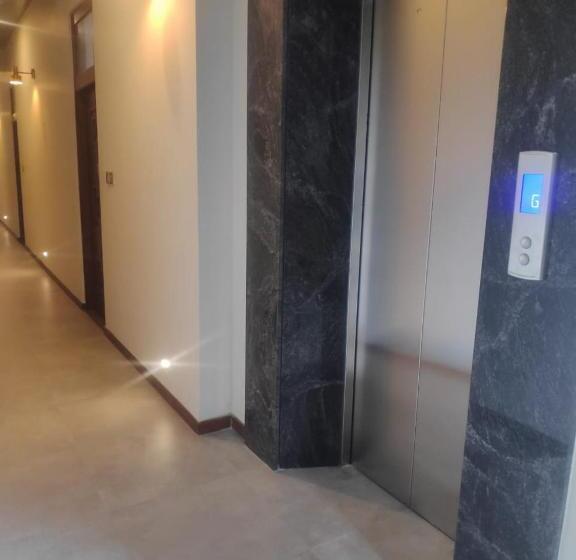 수피리어 트리플 룸, Sooriya Wessagiri Resort