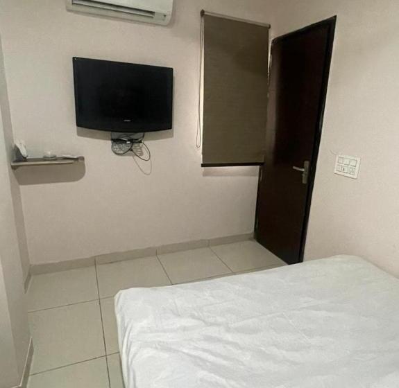 Трехместный Номер Классика, Oyo 88396 The Glory