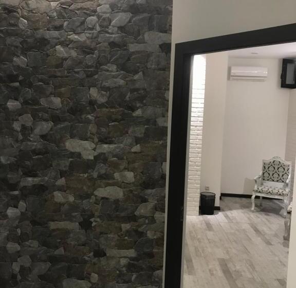 اتاق سوپریور با تخت بزرگ, Street51