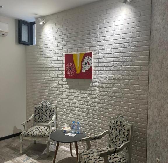 اتاق سوپریور با تخت بزرگ, Street51