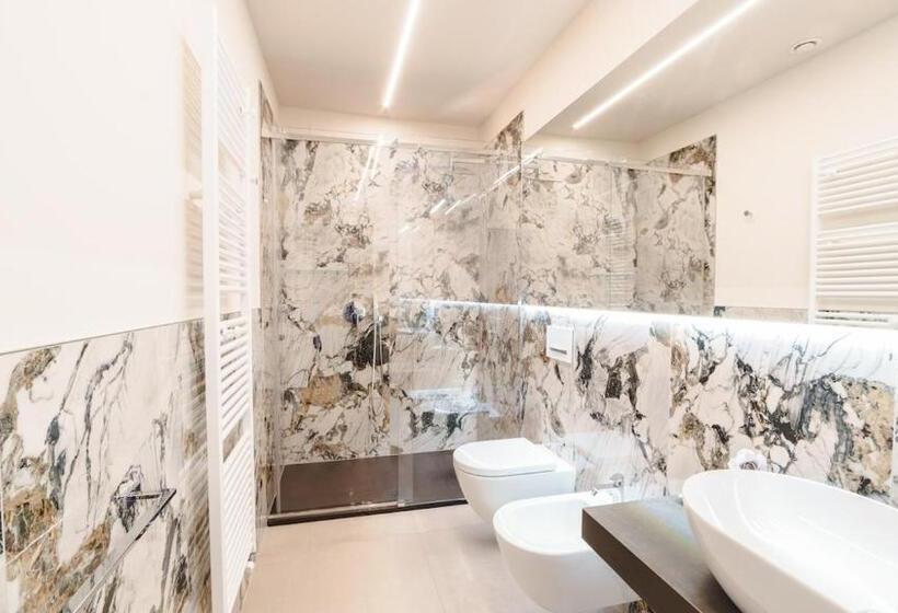 プールの見える１ベッドルームアパートメント, Vietti Apartments