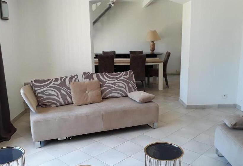Дом 3 Спальни, Sous Les Pins Gîtes Et Chambres D Hôtes