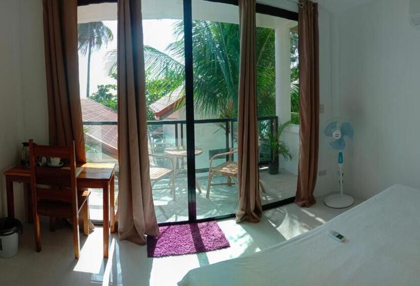 Номер Deluxe Вид на Море Боковой, Corong Beach Resort