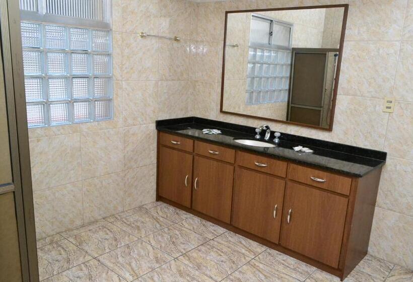 اتاق استاندارد سه نفره, Uruguay Brasil