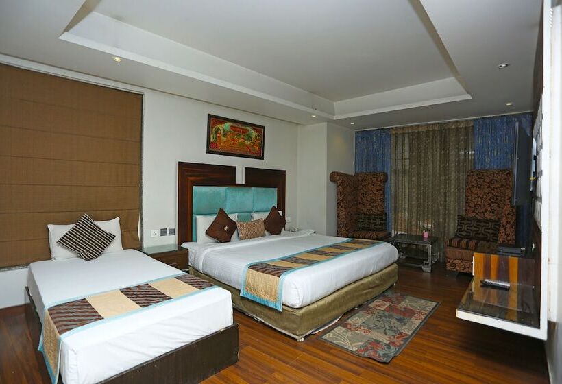 اتاق خانوادگی, Staybook Hotel Uppal International