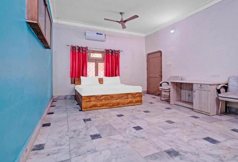 Трехместный Номер Классика, Collection O Hotel Dream Connect