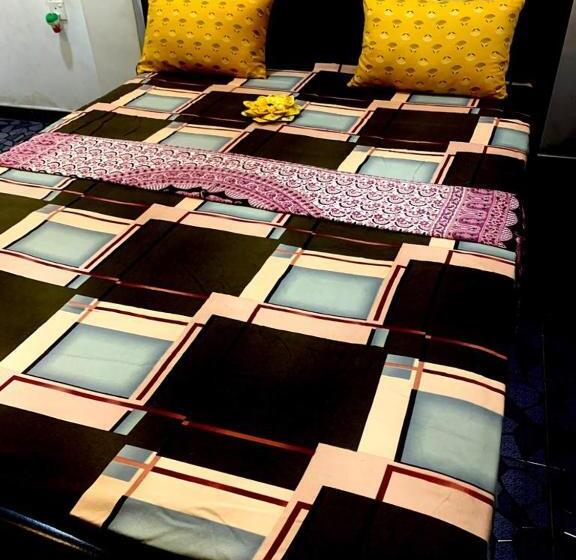 اتاق لوکس, Relax Inn
