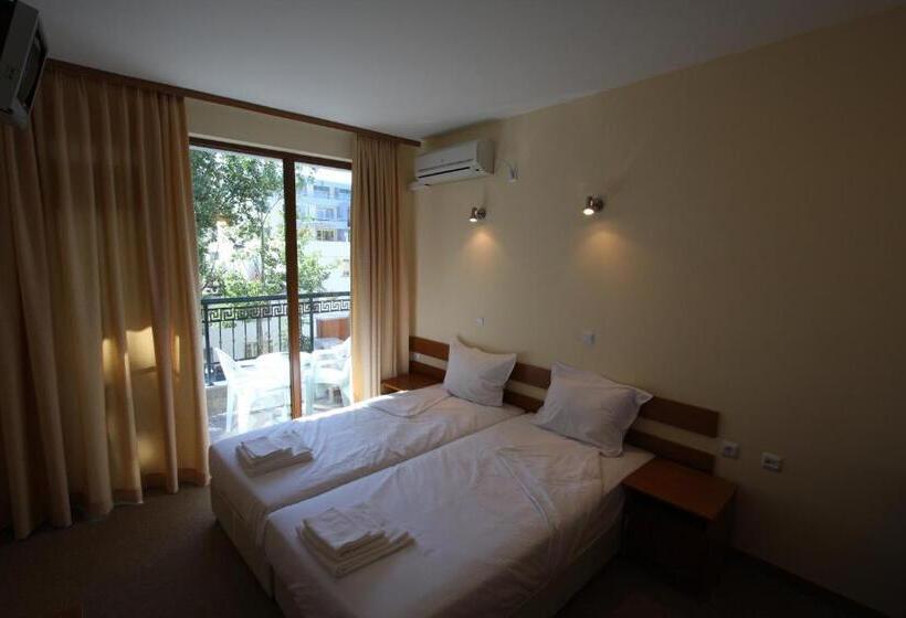 Номер Стандарт с Балконом, Family Hotel Deykin