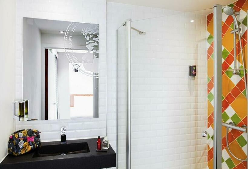 Номер Стандарт, Ibis Styles Edinburgh St Andrew Square