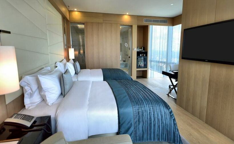 Номер Deluxe Вид на Море Боковой, Wyndham Grand Istanbul Levent Hotel & Conference Center